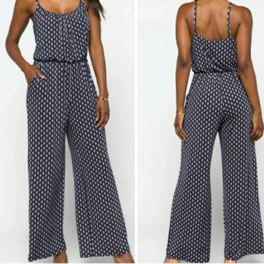 Kaileigh Adalia Blue and White Jumper Small from StitchFix